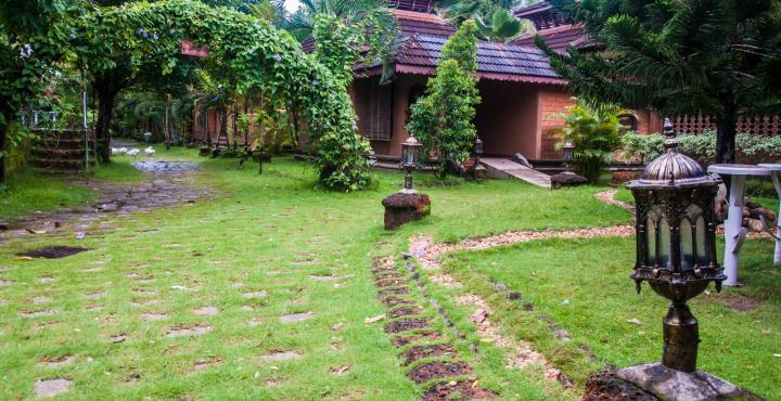 Pagoda Resorts Alappuzha Exteriör bild