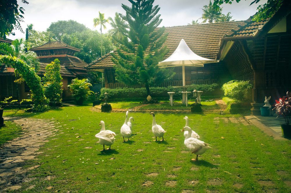Pagoda Resorts Alappuzha Exteriör bild