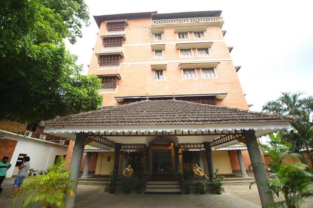 Pagoda Resorts Alappuzha Exteriör bild